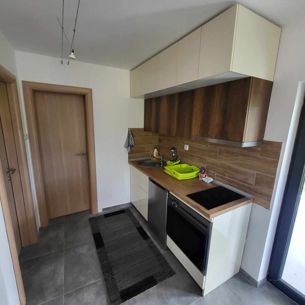 East Apartment 3
