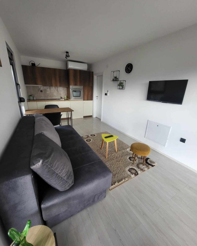 West Apartment 2