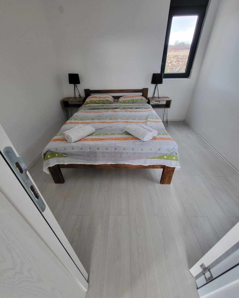 West Apartment 4