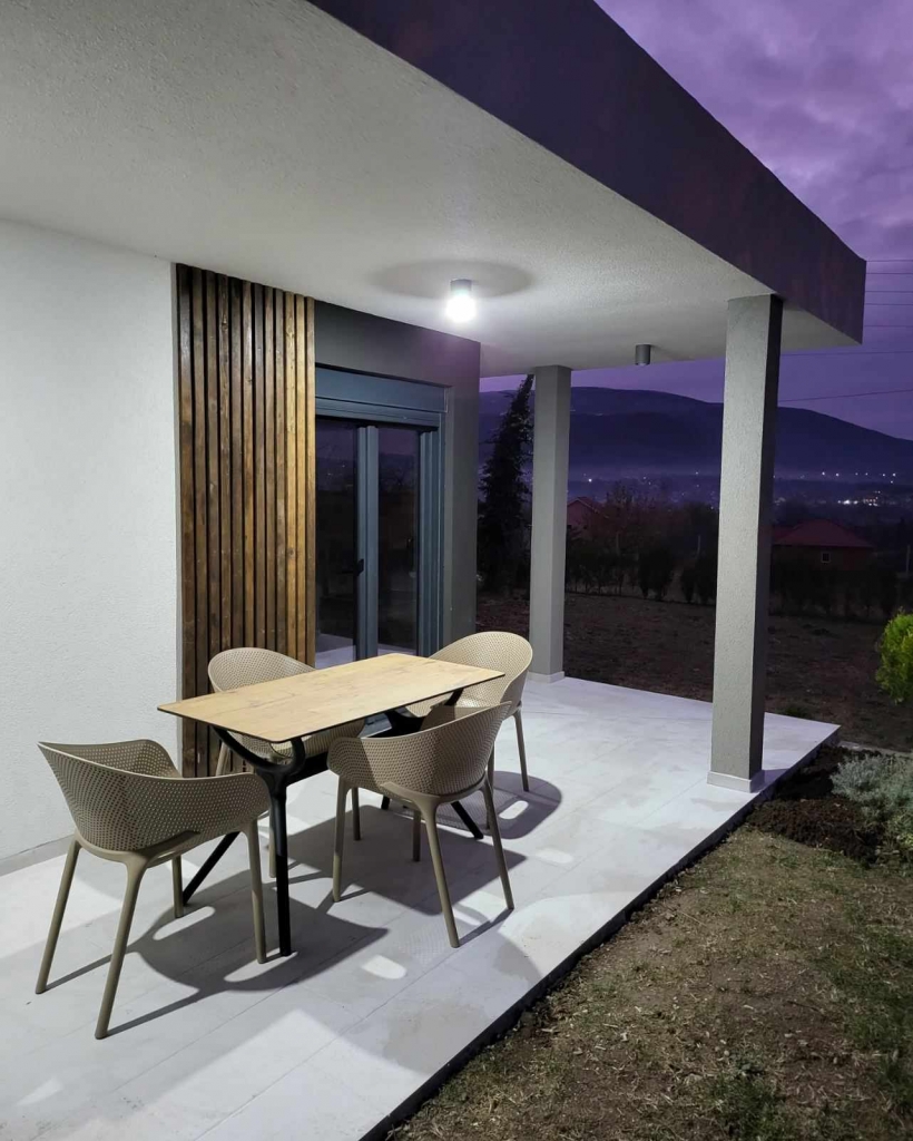 West Apartment 7